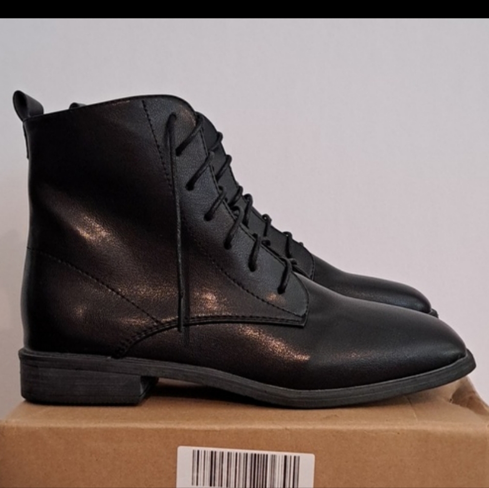 NEW Square-Toe Lace Up Ankle Boots w/ Side Zipper (Black) - Lattelier - Picture 5 of 7